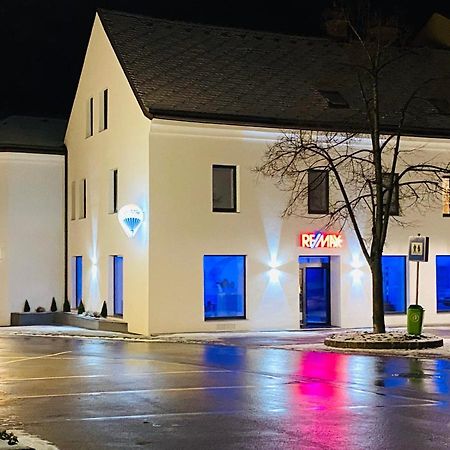 White Inn - Ferienwohnung Mit Terrasse Mürzzuschlag Buitenkant foto