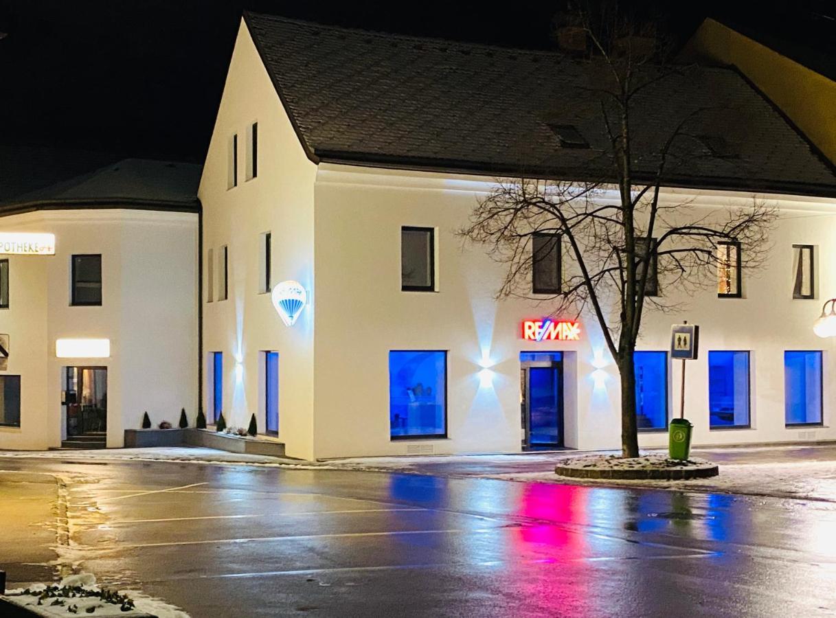 White Inn - Ferienwohnung Mit Terrasse Mürzzuschlag Buitenkant foto