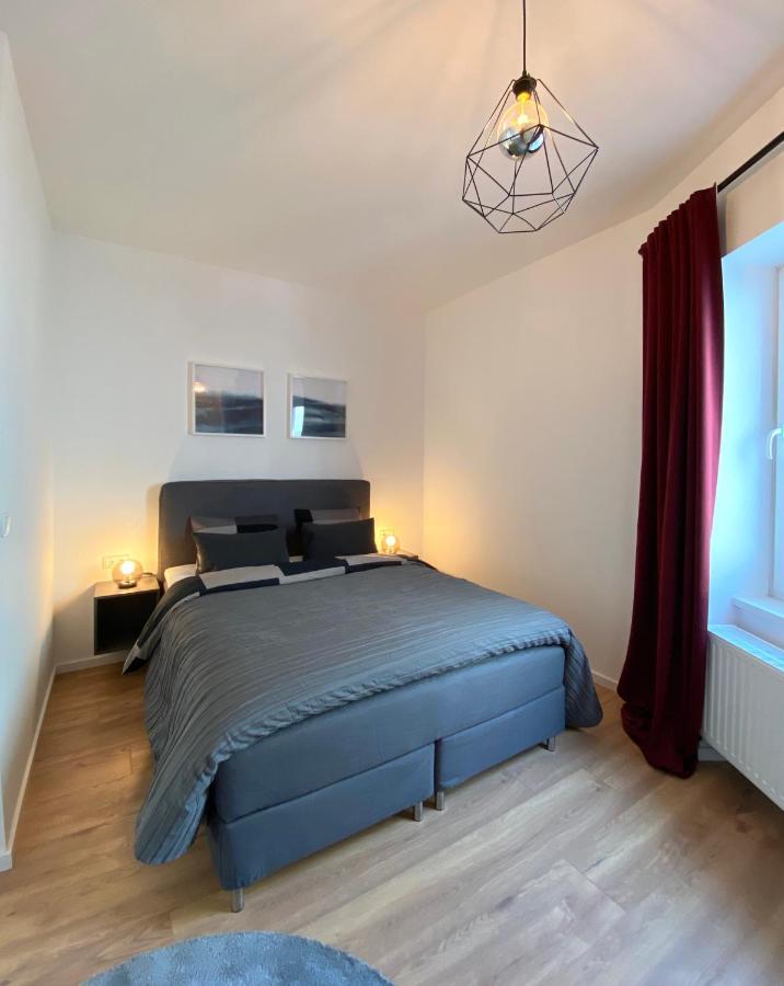White Inn - Ferienwohnung Mit Terrasse Mürzzuschlag Buitenkant foto