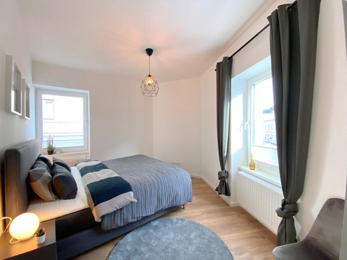White Inn - Ferienwohnung Mit Terrasse Mürzzuschlag Buitenkant foto