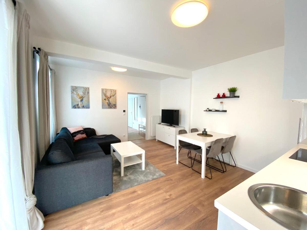 White Inn - Ferienwohnung Mit Terrasse Mürzzuschlag Buitenkant foto