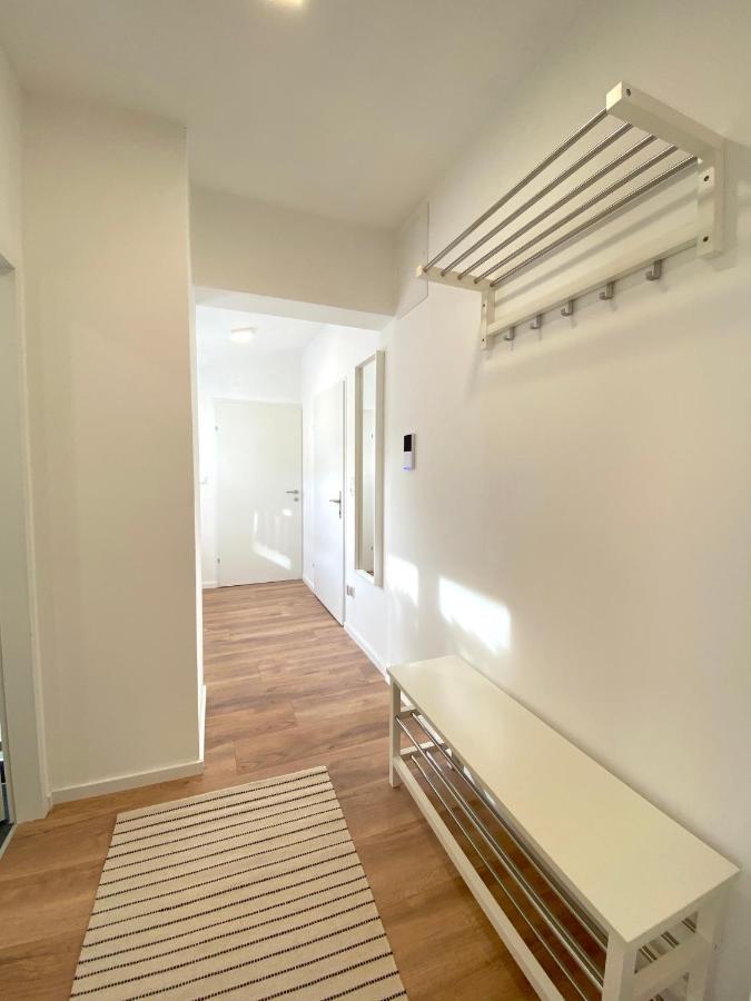 White Inn - Ferienwohnung Mit Terrasse Mürzzuschlag Buitenkant foto