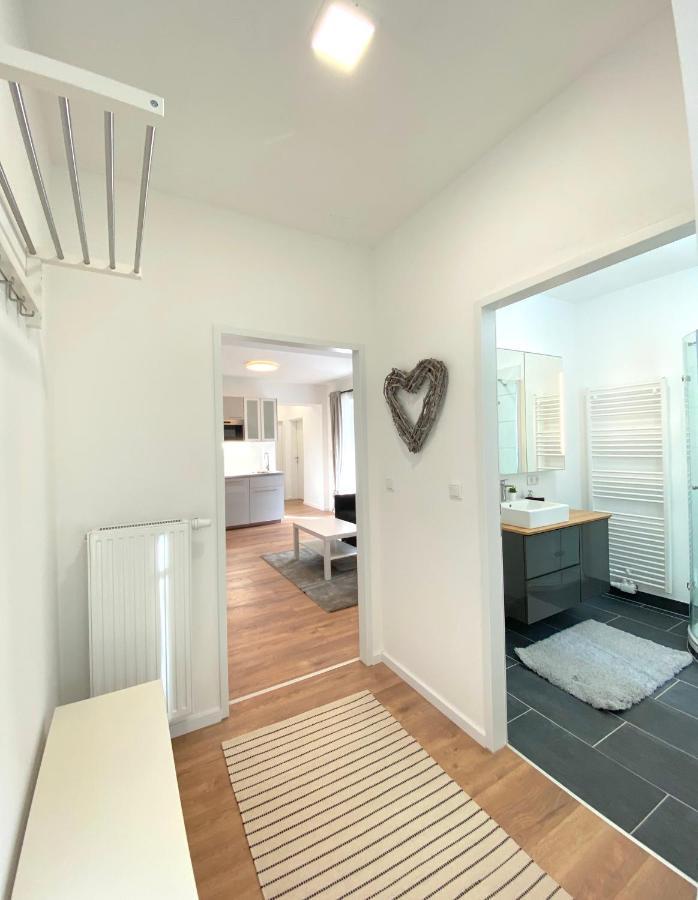 White Inn - Ferienwohnung Mit Terrasse Mürzzuschlag Buitenkant foto