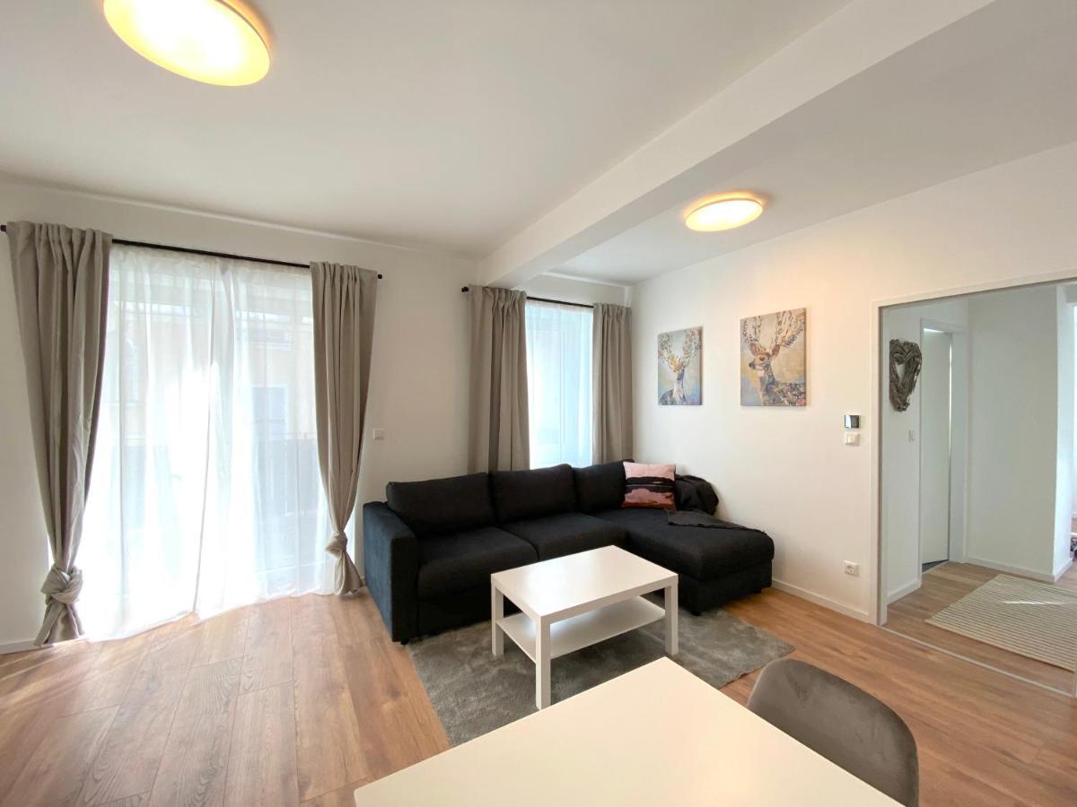 White Inn - Ferienwohnung Mit Terrasse Mürzzuschlag Buitenkant foto